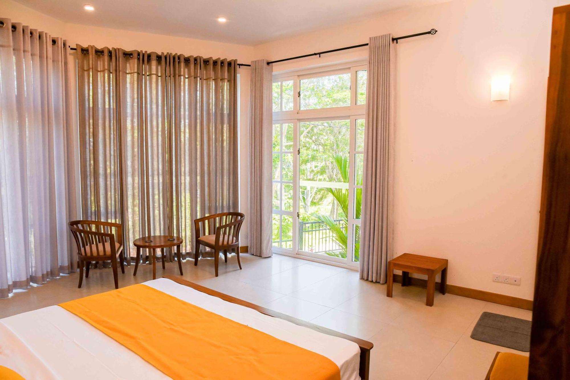 Roberosia - Holiday Home แคนดี้ ภายนอก รูปภาพ